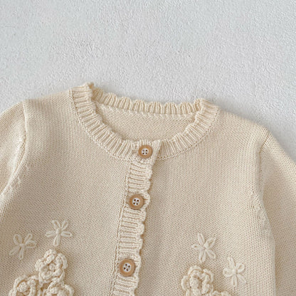 Cárdigan Crema con Flores en Relieve 🌼