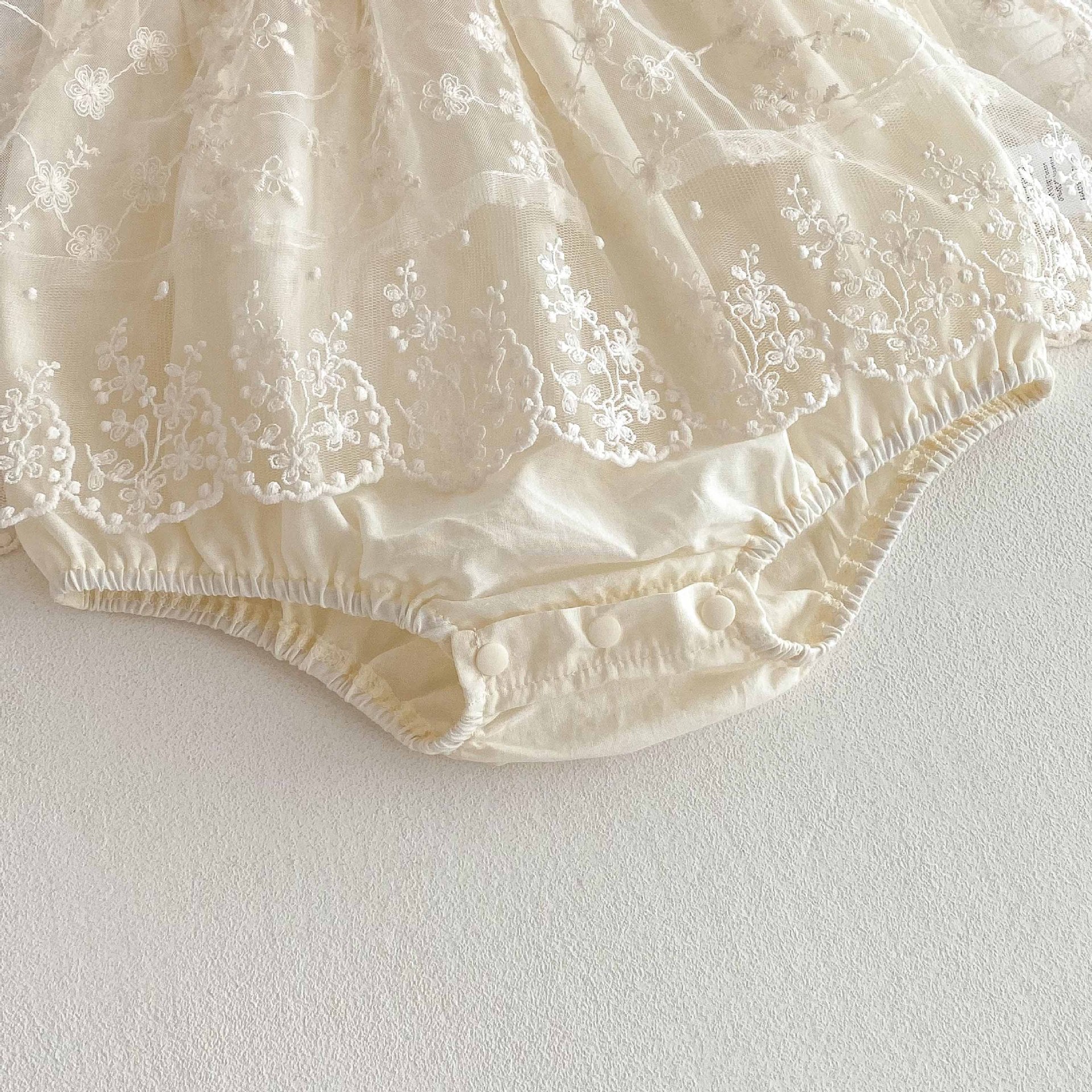 Romper Vestido Ivory Encaje Floral – Lazo Rojo