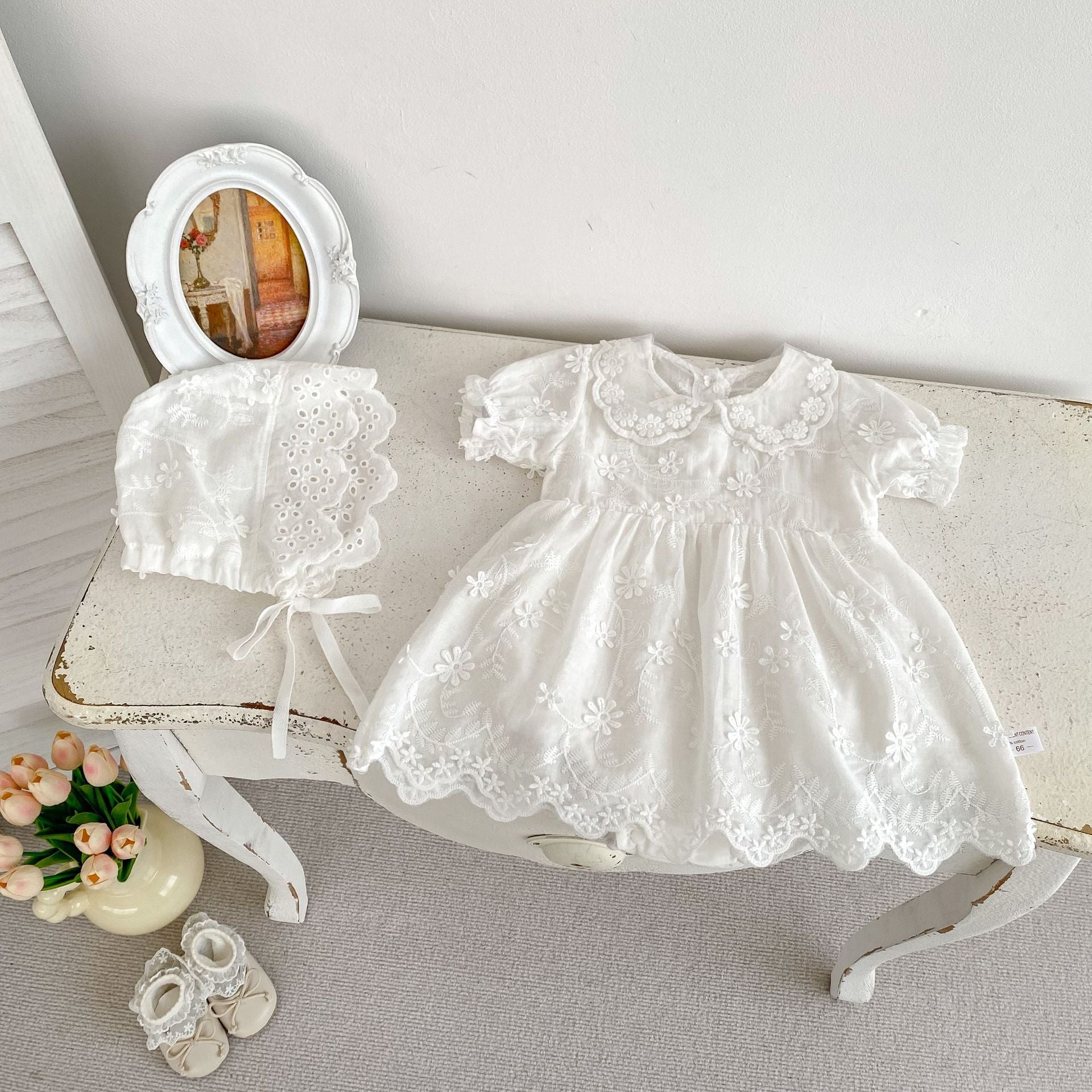 Vestido Ivory Encaje Floral – Con Gorro