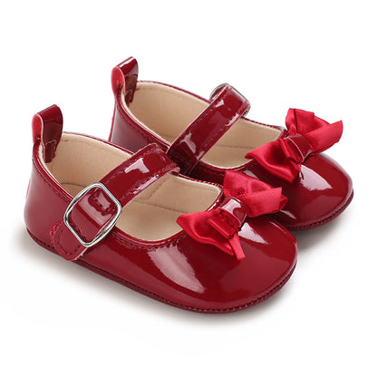 Zapatos de Charol Rojo con Hebilla y Lazo – Colección Navidad y Eventos