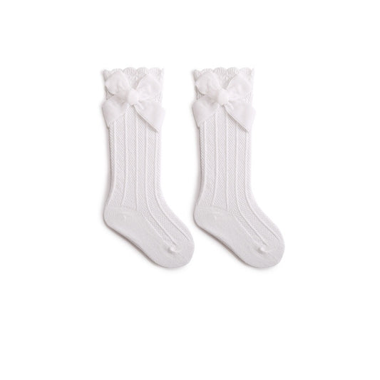 Medias Altas con Lazo de Terciopelo Beige – Colección Encanto de Princesa 👑