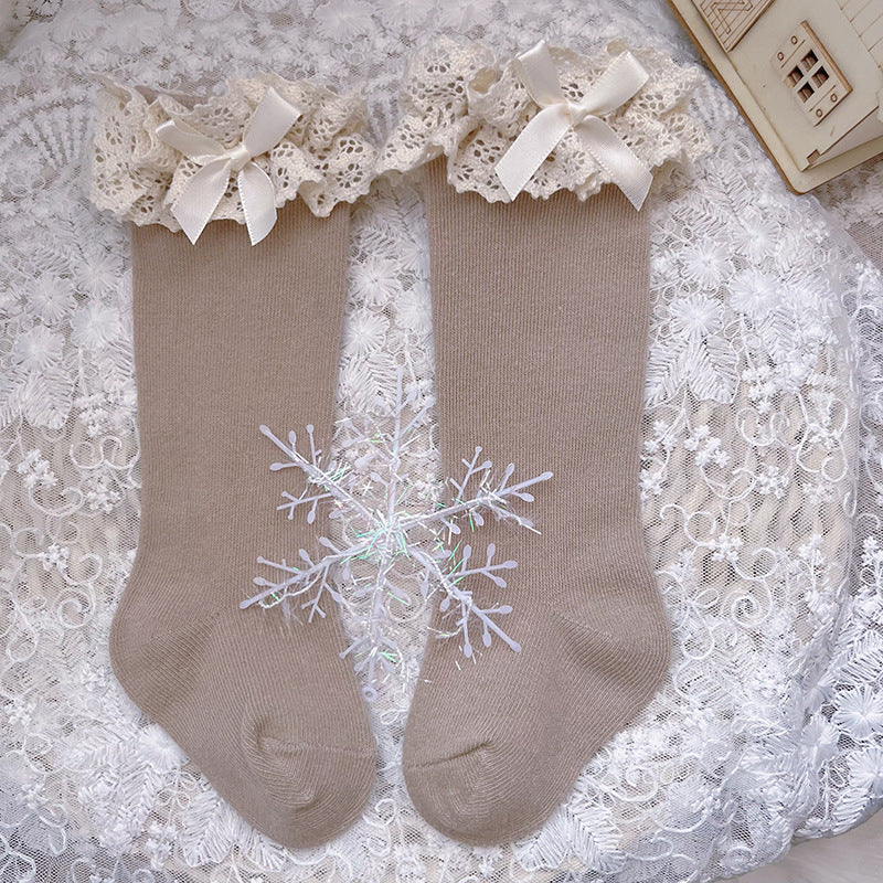 Medias Beige con Encaje y Lazo – Colección Encanto Vintage 🌼✨ Imagen principal del producto