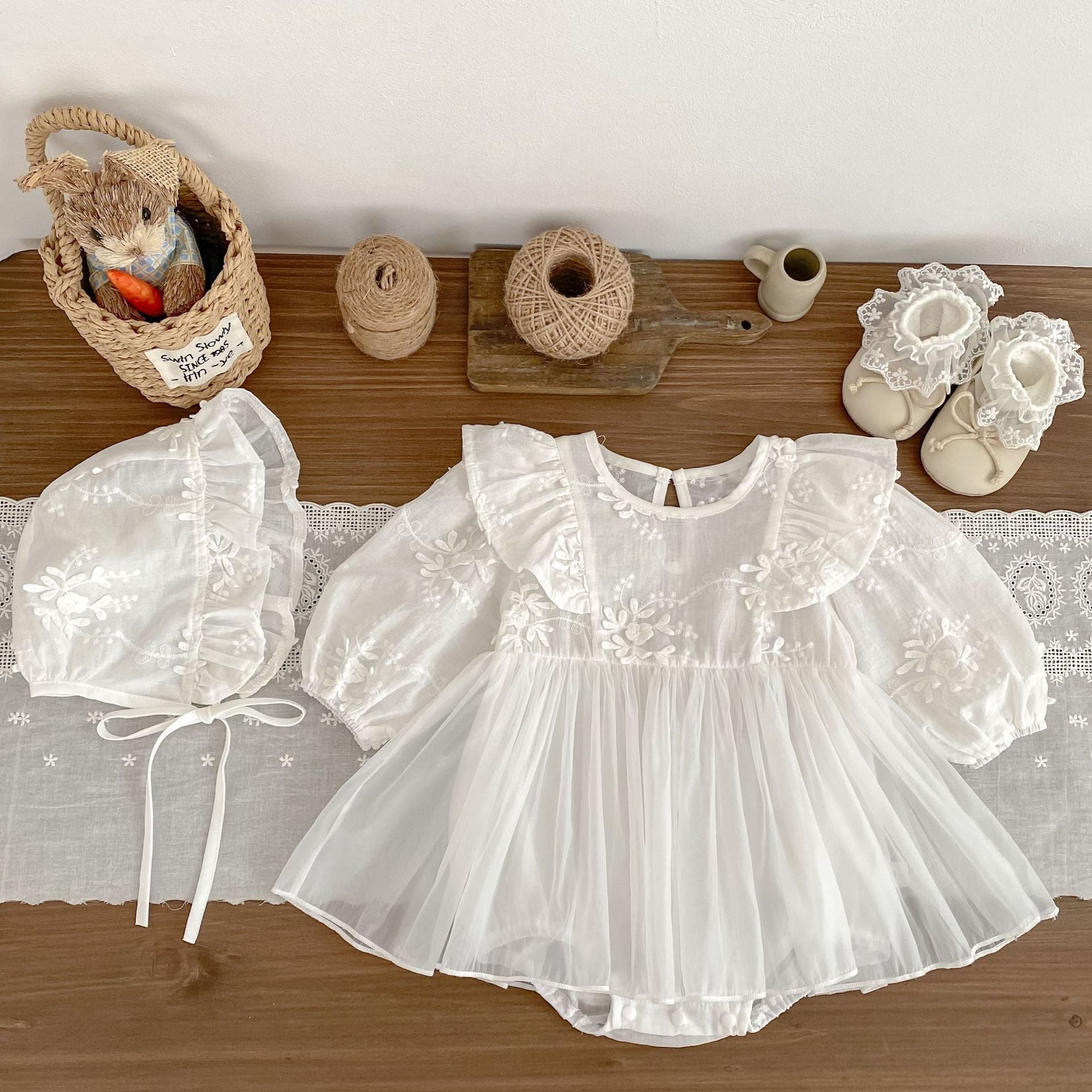 Vestido Body Blanco para Bebé Niña con Bordado Floral | Bautizo y Ocasiones Especiales