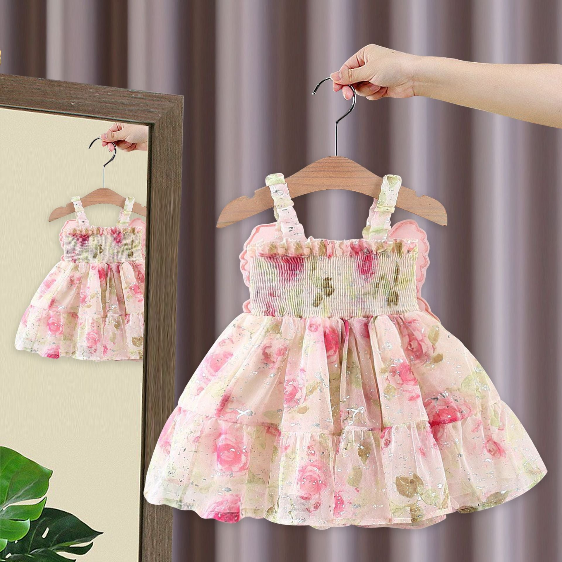 Vestido Mariposa Floral Rosa – Edición Encantada Imagen secundaria del producto