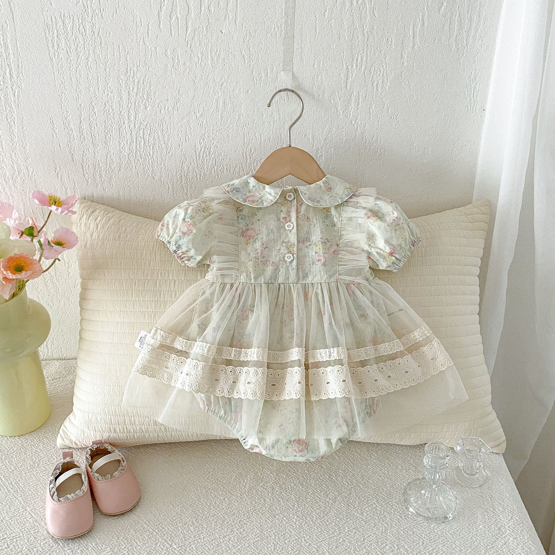 Vestido Body Floral Vintage para Bebé Niña | Encaje, Tul y Cuello Peter Pan