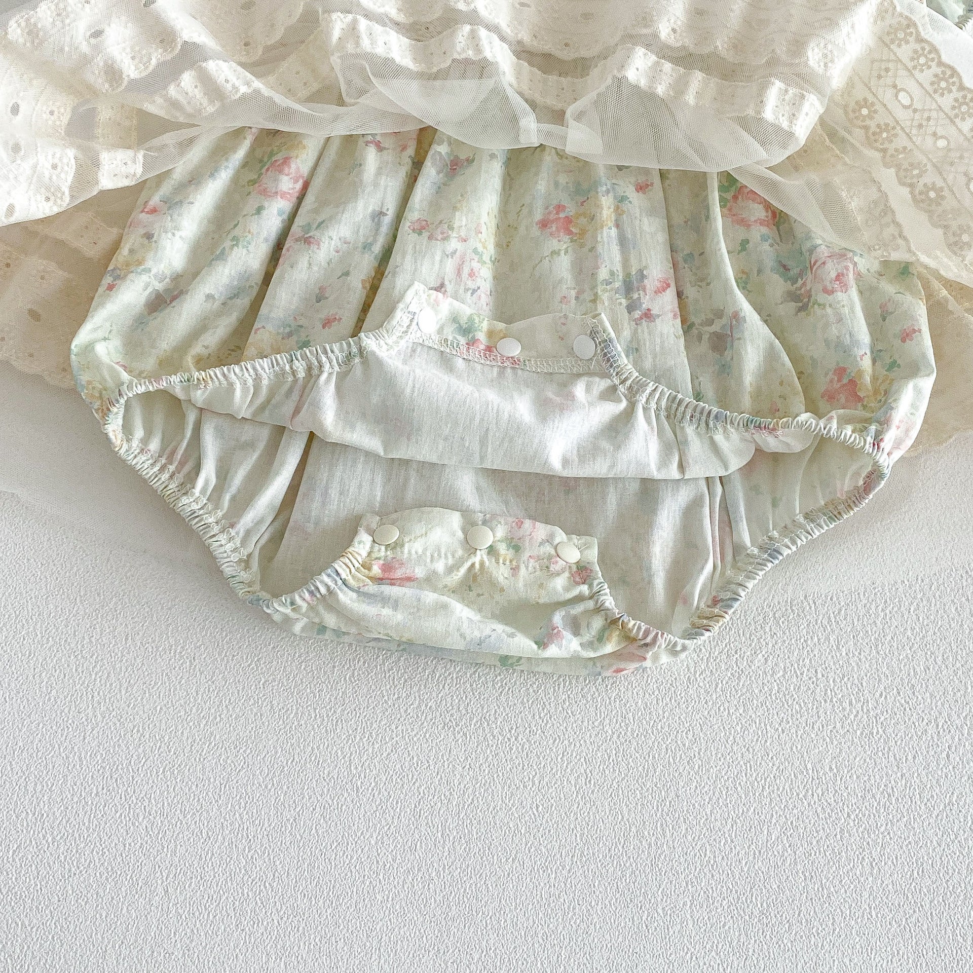 Vestido Body Floral Vintage para Bebé Niña | Encaje, Tul y Cuello Peter Pan
