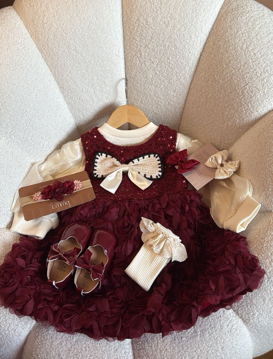 Outfit completo Vestido Burdeos Rosas 3D con Lazo Elegante
