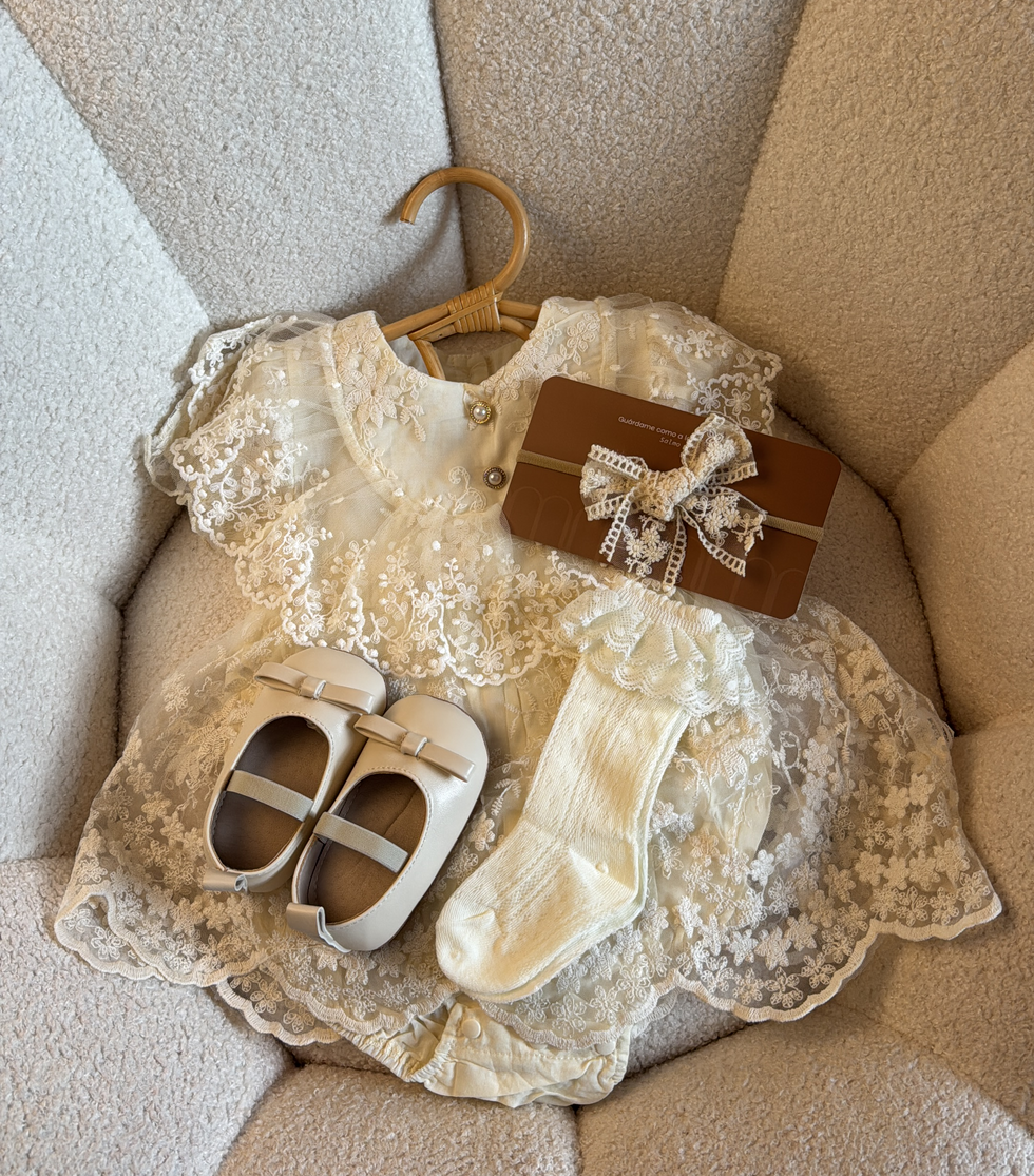 Outfit completo Vestido Ivory Encaje Premium con Perlas