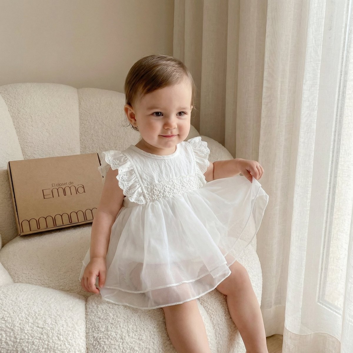 Romper Vestido Blanco Tul Bordado – Volantes | Vestido de Encaje | Ropa de bebé y niña | El Closet de Emma Imagen principal del producto
