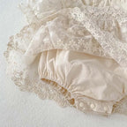 Vestido de Encaje Floral para Bebé – Modelo Ivory Bloom