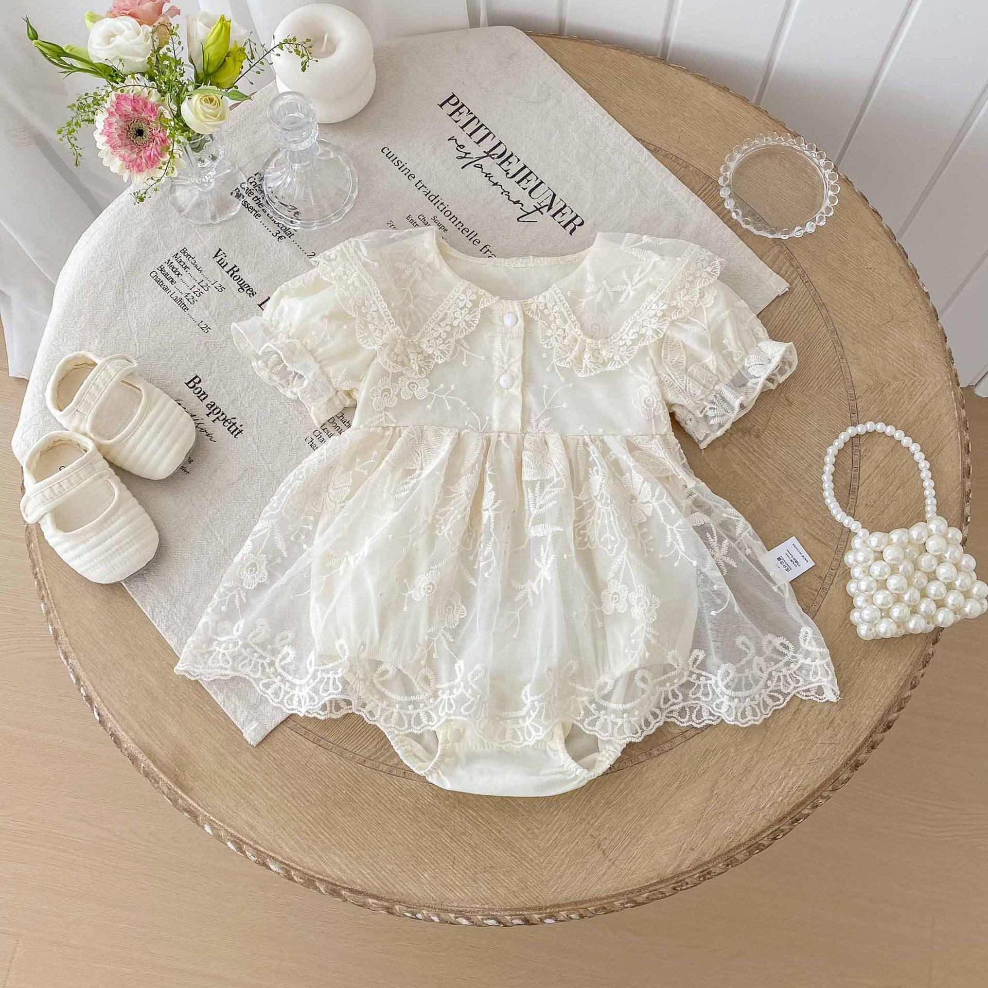 Romper Vestido Ivory Encaje Floral – Manga Abullonada Imagen secundaria del producto