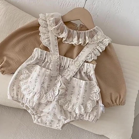Enterizo Doble Pieza Beige con Tirantes y Cuello de Encaje