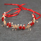 Tocado Floral Rojo con Perlas – Colección Navidad Dorada