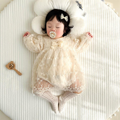 Vestido de Encaje Beige con Mangas Abullonadas – Modelo Lace Dream