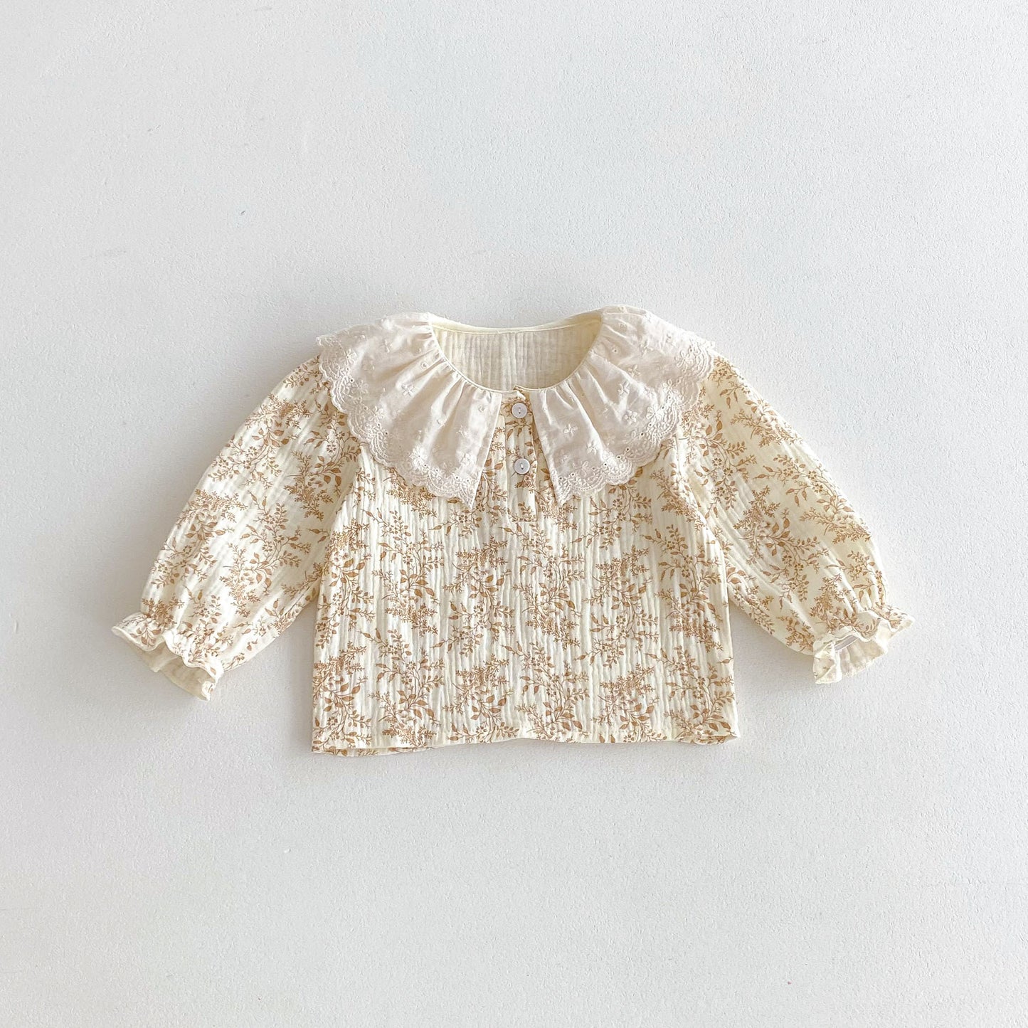 Conjunto Vintage con Tirantes y Blusa Floral