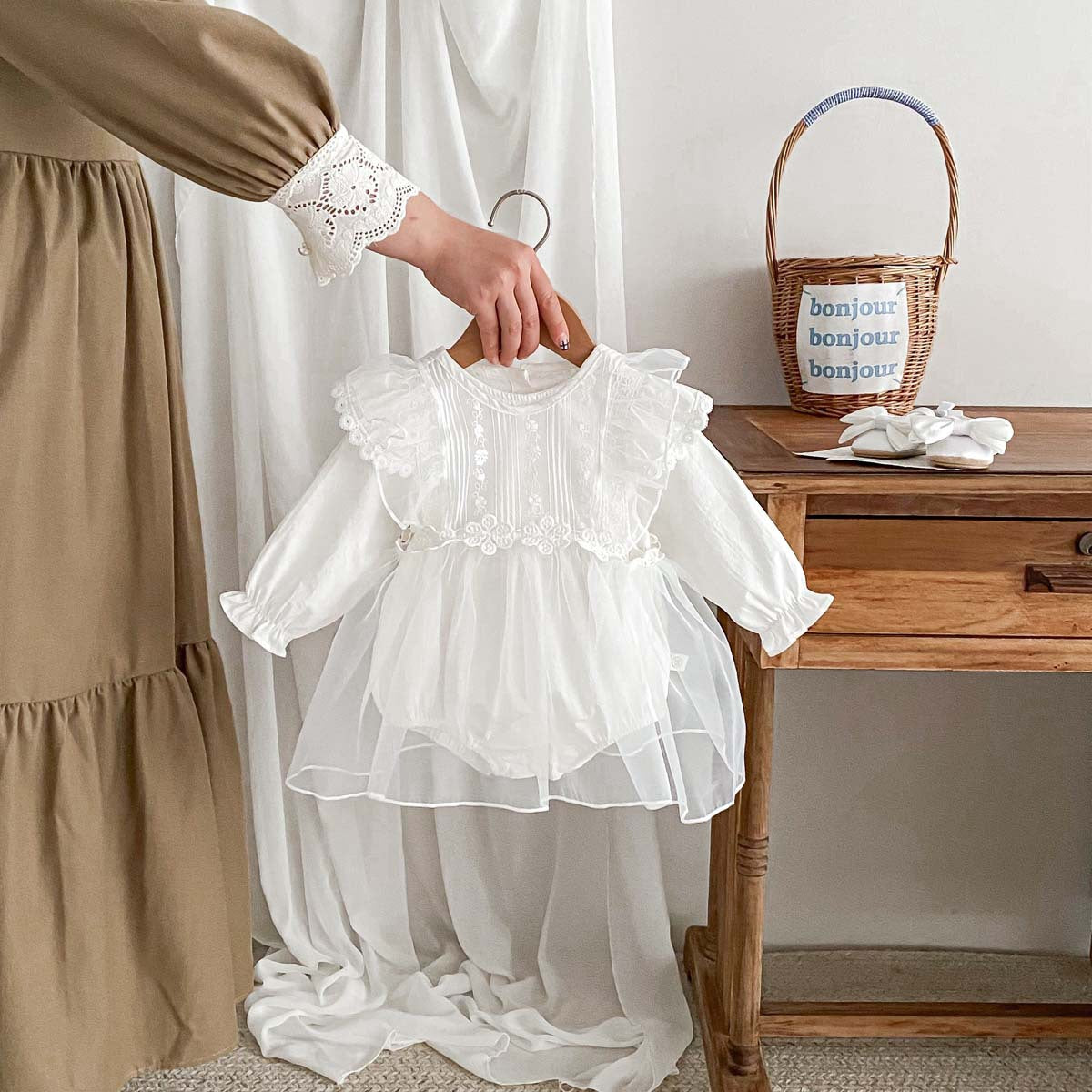 Conjunto de Bautizo con Encaje Floral Blanco