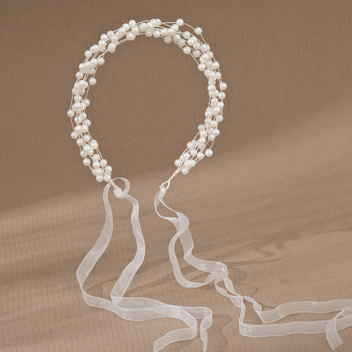 Diadema de Cintas con Perlas Elegantes