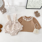 Enterizo Doble Pieza Beige con Tirantes y Cuello de Encaje