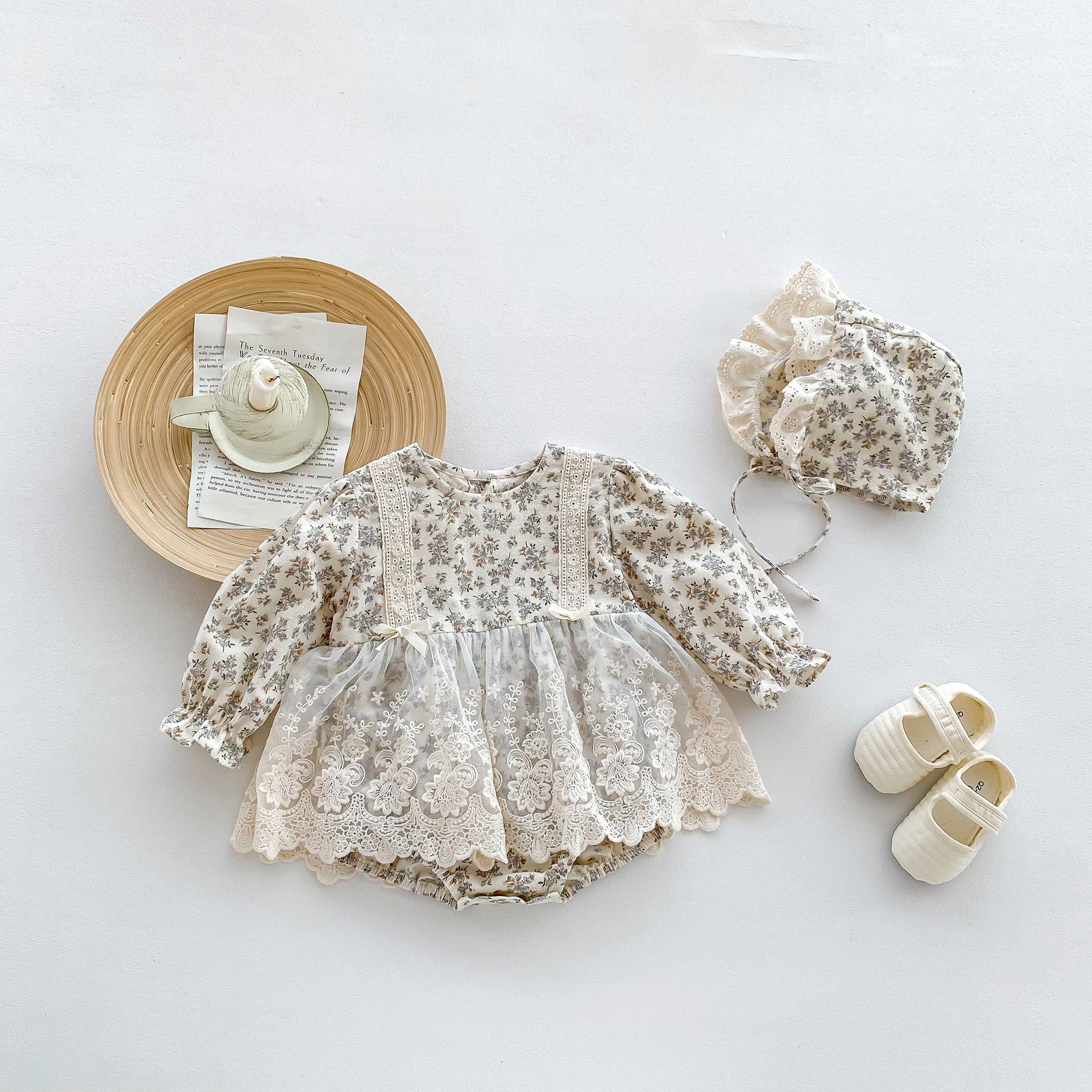 Vestido Vintage Floral con Gorro – 2 piezas