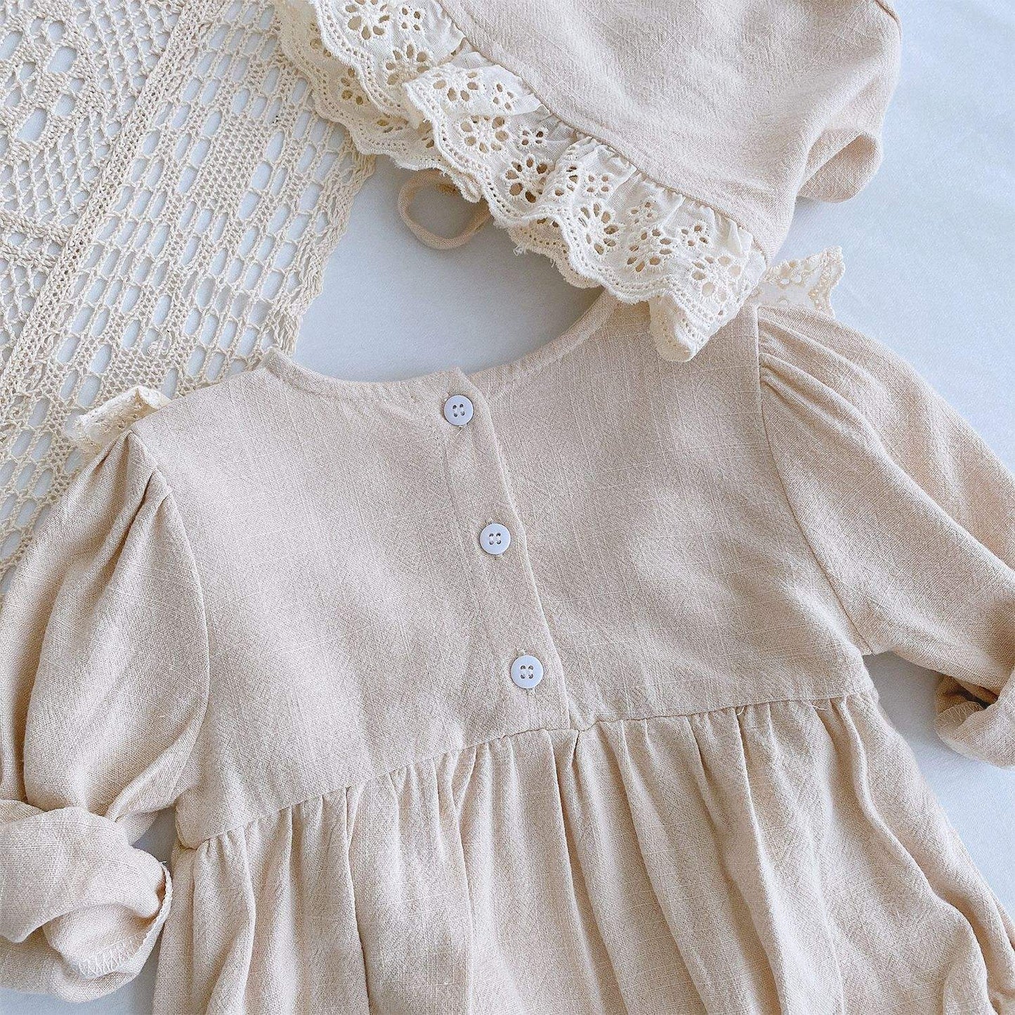 Enterizo “Vintage Almendra” – Elegancia atemporal para tu bebé
