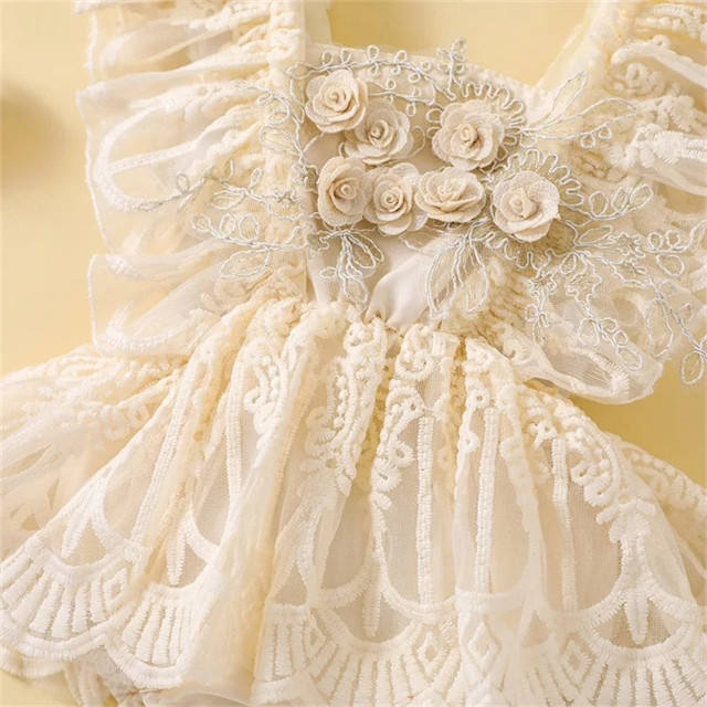 Enterizo de Encaje con Rosas y Vincha – Modelo Cream Rose