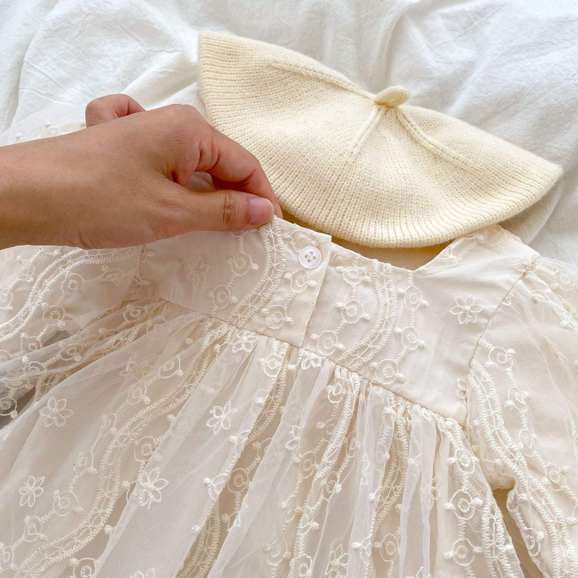 Enterizo Encaje Ivory – Ternura en Cada Detalle