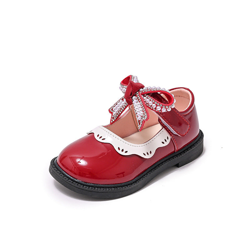Zapatos de Charol Rojo con Lazo de Perlas – Colección Princesa Festiva