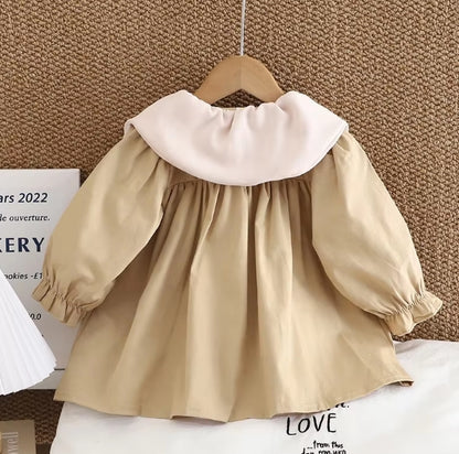 Abrigo Beige con Lazos y Cuello Peter Pan