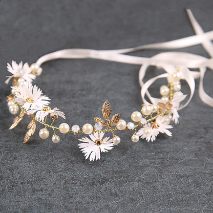 Diadema Floral Blanca con Perlas y Cinta – Modelo Pearl Blossom