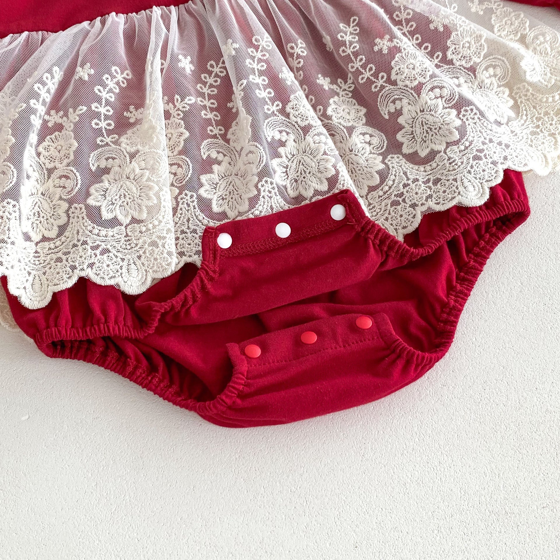 Vestido Tipo Romper Rojo con Encaje para Bebé Niña