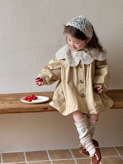 Abrigo con Cuello de Encaje Vintage