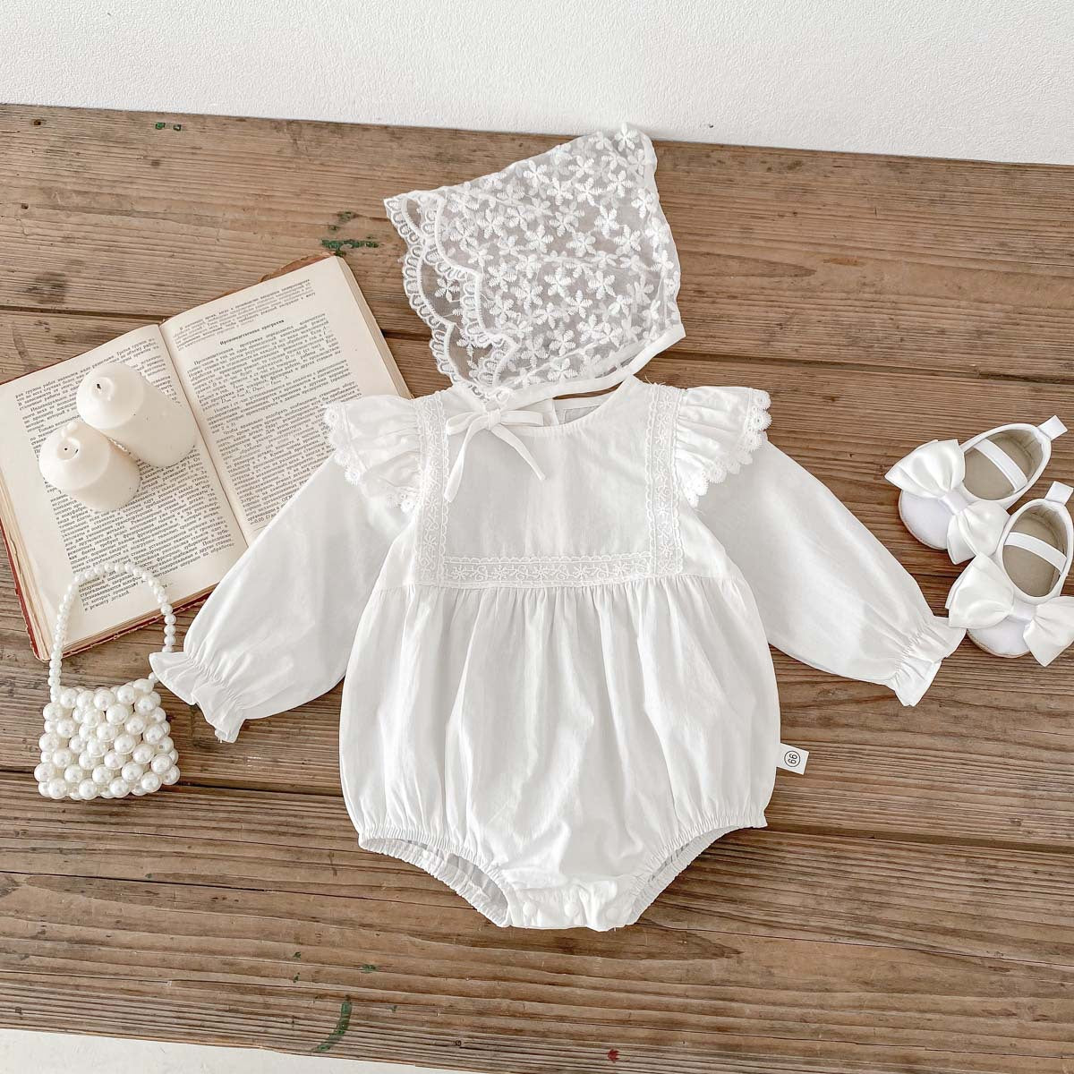 Conjunto de Bautizo con Encaje Floral Blanco