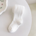 Pantimedias Blancas Tejidas – Colección Encanto Clásico 🤍✨