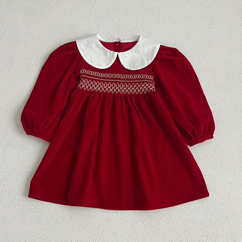 Vestido Rojo Clásico con Cuello Blanco – Colección Encanto de Navidad 🎄👑 Imagen secundaria del producto