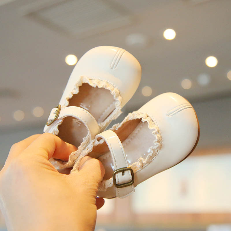 Zapatos Beige con Encaje – Colección Clásica Vintage Imagen secundaria del producto