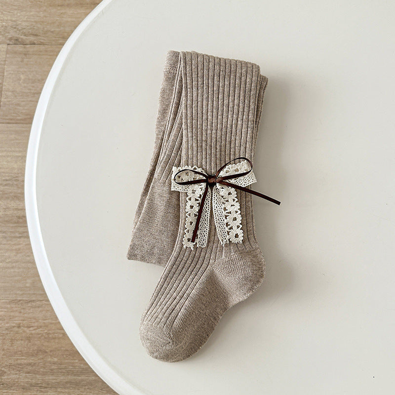 “Encanto Vintage” – Pantimedias con Moño de Encaje